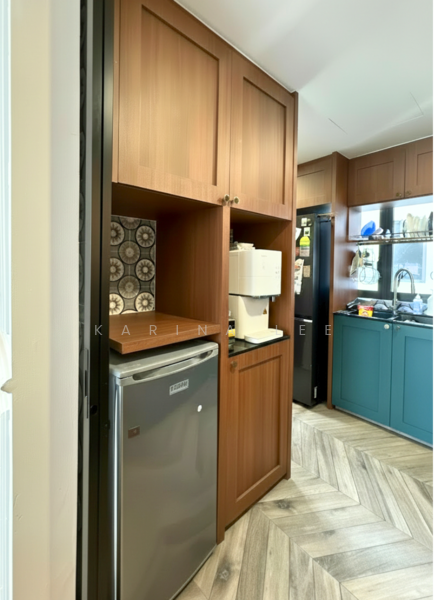 Twin Waterfalls Executive Condominium For Sale at S$ 2,200,000 | PropertyGuru Singapore - Kitchen