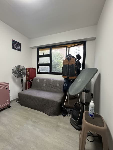 464A Bukit Batok West Avenue 8 HDB Flat For Sale at S$ 760,000 | PropertyGuru Singapore - Bedroom