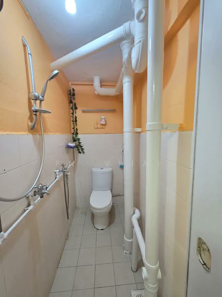 26 Jalan Klinik HDB Flat For Sale at S$ 400,000 | PropertyGuru Singapore - Bathroom