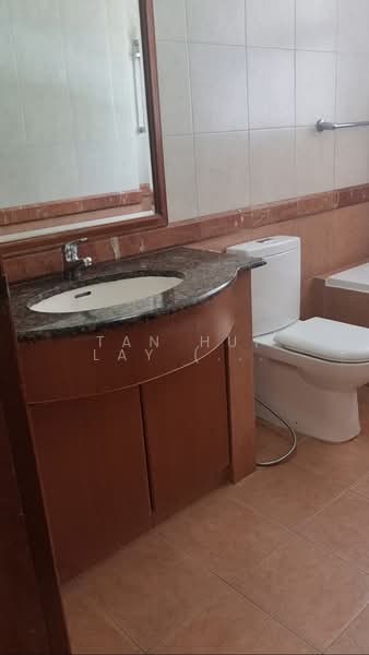 Jersey Lodge, 150 Lorong J Telok Kurau, 2 Bedrooms, 936 sqft, Condominium For Sale, by Tan Hui Lay (Eileen), 500061749 - Bathroom - PropertyGuru.com.sg