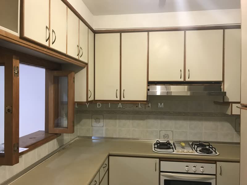 International Plaza Condominium For Sale at S$ 1,528,000 | PropertyGuru Singapore - Kitchen