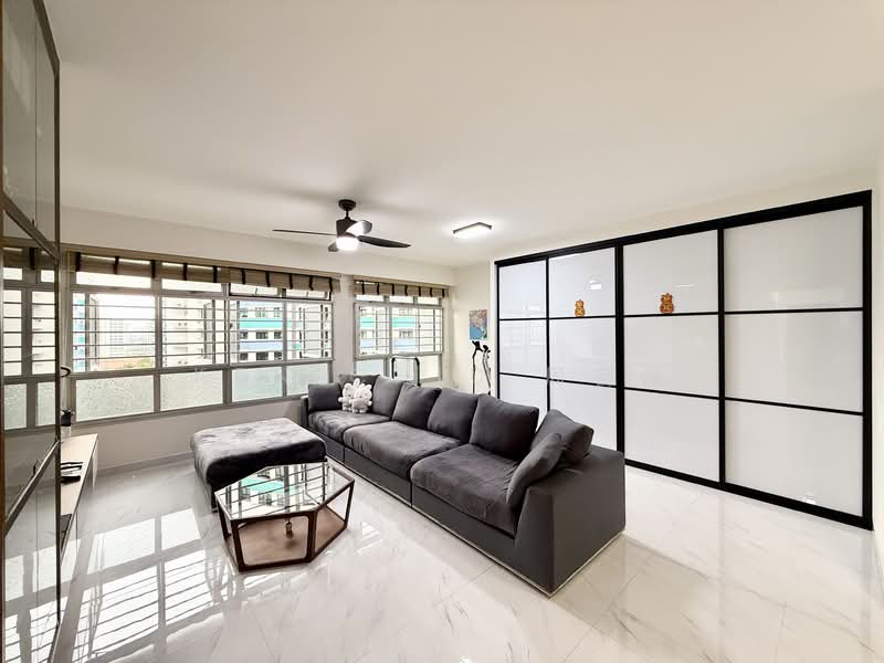 810B Choa Chu Kang Avenue 7 HDB Flat For Sale at S$ 768,000 | PropertyGuru Singapore - Living Room