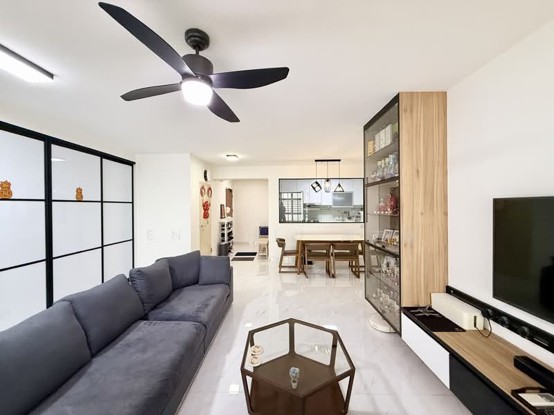 810B Choa Chu Kang Avenue 7 HDB Flat For Sale at S$ 768,000 | PropertyGuru Singapore - Living Room