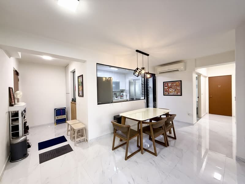 810B Choa Chu Kang Avenue 7 HDB Flat For Sale at S$ 768,000 | PropertyGuru Singapore - Dining Room