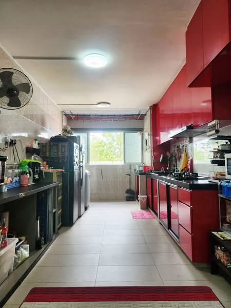 610 Bedok Reservoir Road HDB Flat For Sale at S$ 440,000 | PropertyGuru Singapore - Kitchen
