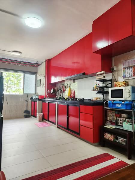 610 Bedok Reservoir Road HDB Flat For Sale at S$ 440,000 | PropertyGuru Singapore - Kitchen