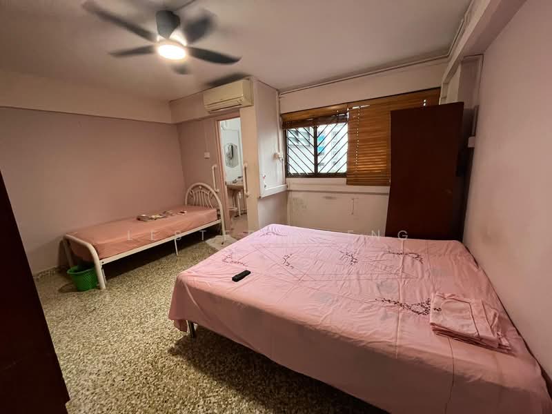 204 Jurong East Street 21 HDB Flat For Sale at S$ 745,000 | PropertyGuru Singapore - Bedroom