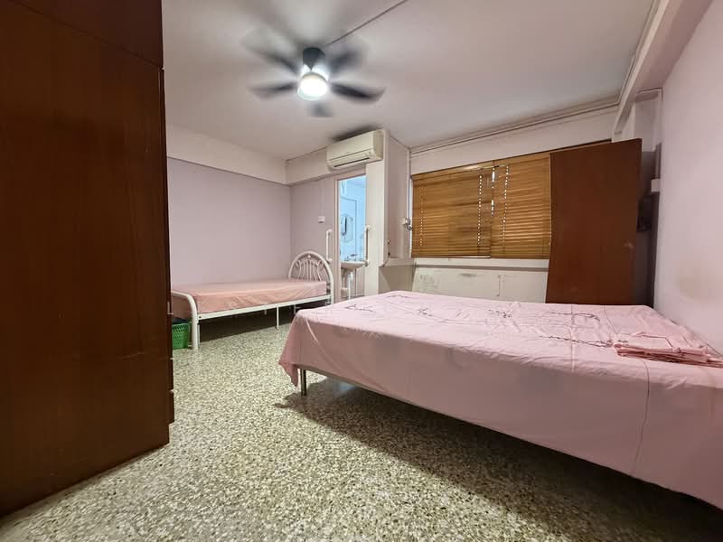 204 Jurong East Street 21, 204 Jurong East Street 21, 3 Bedrooms, 1,323 sqft, HDB Flat For Sale, by Lester Cheng, 500061775 - Bedroom - PropertyGuru.com.sg