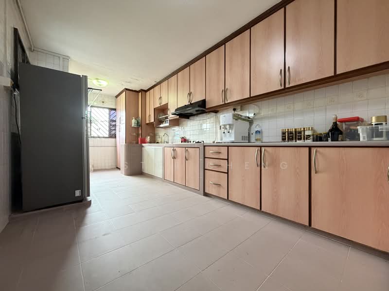 204 Jurong East Street 21, 204 Jurong East Street 21, 3 Bedrooms, 1,323 sqft, HDB Flat For Sale, by Lester Cheng, 500061775 - Kitchen - PropertyGuru.com.sg