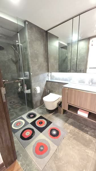 Kopar At Newton Condominium For Sale at S$ 1,680,000 | PropertyGuru Singapore - Master Bathroom