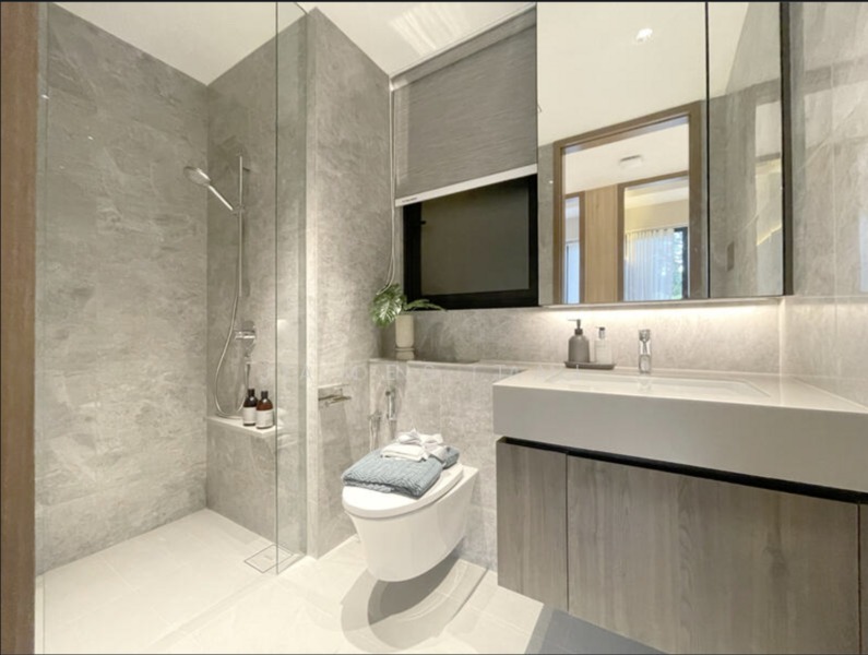 Lentoria Condominium For Sale at S$ 2,345,000 | PropertyGuru Singapore - Bathroom