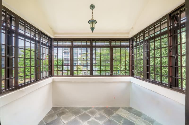 111 Hougang Avenue 1 HDB Flat For Sale at S$ 1,028,000 | PropertyGuru Singapore - Balcony