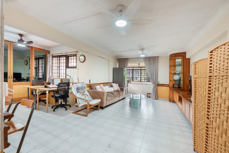111 Hougang Avenue 1 HDB Flat For Sale at S$ 1,028,000 | PropertyGuru Singapore - Living Room