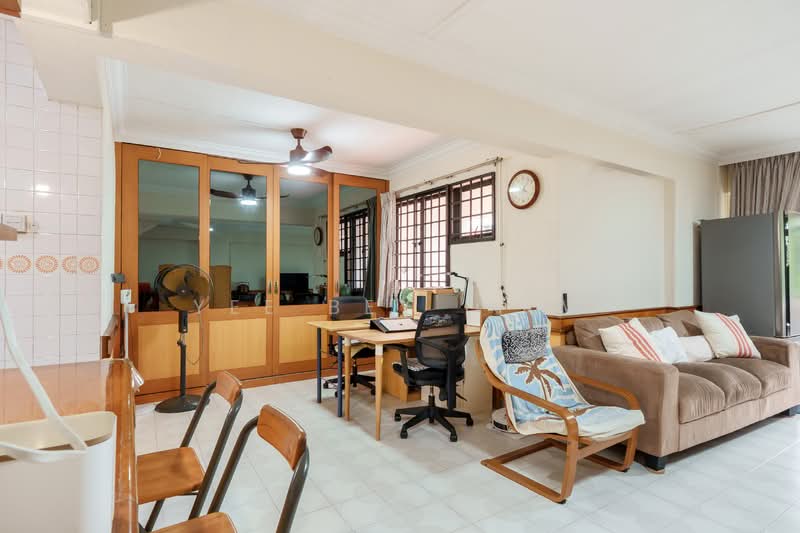 111 Hougang Avenue 1 HDB Flat For Sale at S$ 1,028,000 | PropertyGuru Singapore - Living Room