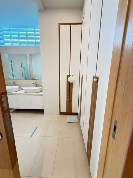 Belle Vue Residences, 31 Oxley Walk, 4 Bedrooms, 3,832 sqft, Condominium For Rent, by Solomon Jie, 500061793 - Master Bathroom - PropertyGuru.com.sg