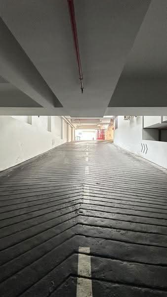 BS Centre, 243 Alexandra Road, Alexandra / Commonwealth, 36,883 sqft, Light Industrial (B1) For Sale, by Ann Ng 黄子玹, 500061797 - Car Park - CommercialGuru.com.sg