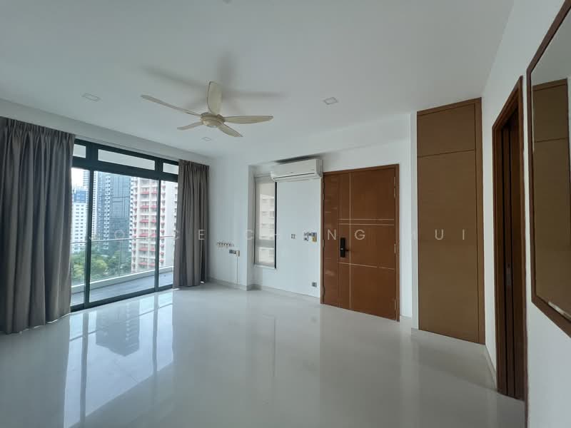 Riveria Gardens, 8 River Valley Grove, 2 Bedrooms, 969 sqft, Condominium For Rent, by Joyce Chang Mui Lian, 500061802 - Balcony - PropertyGuru.com.sg