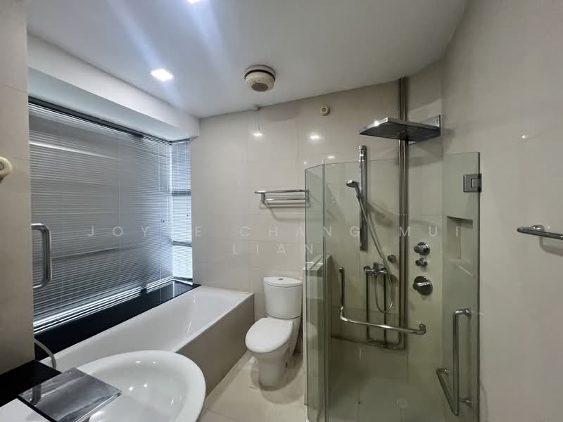 Riveria Gardens, 8 River Valley Grove, 2 Bedrooms, 969 sqft, Condominium For Rent, by Joyce Chang Mui Lian, 500061802 - Bathroom - PropertyGuru.com.sg