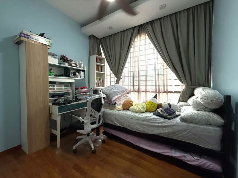Park Green Condominium For Sale at S$ 1,400,000 | PropertyGuru Singapore - Bedroom