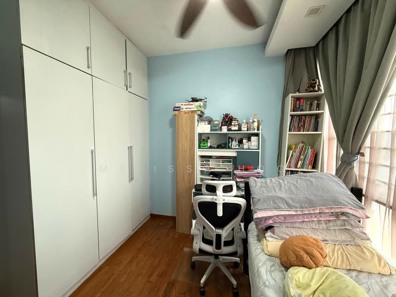 Park Green Condominium For Sale at S$ 1,400,000 | PropertyGuru Singapore - Bedroom