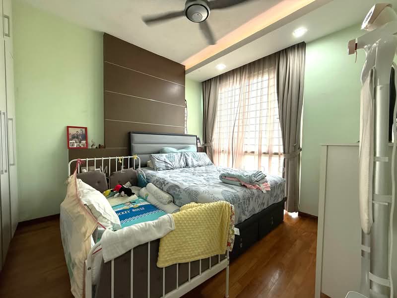 Park Green Condominium For Sale at S$ 1,400,000 | PropertyGuru Singapore - Bedroom