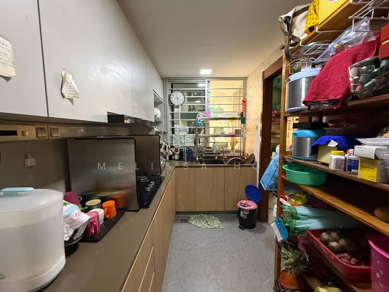 Park Green Condominium For Sale at S$ 1,400,000 | PropertyGuru Singapore - Kitchen