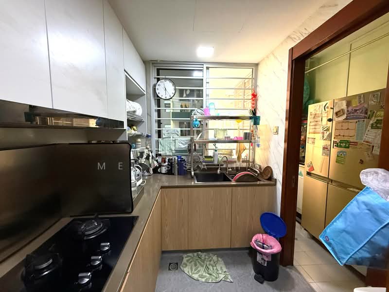 Park Green Condominium For Sale at S$ 1,400,000 | PropertyGuru Singapore - Kitchen