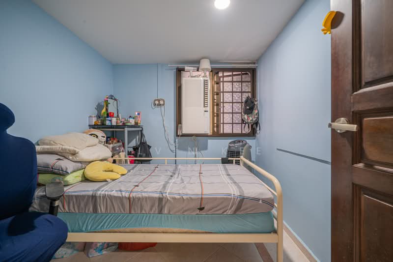 221 Bukit Batok East Avenue 3 HDB Flat For Sale at S$ 838,914 | PropertyGuru Singapore - Bedroom