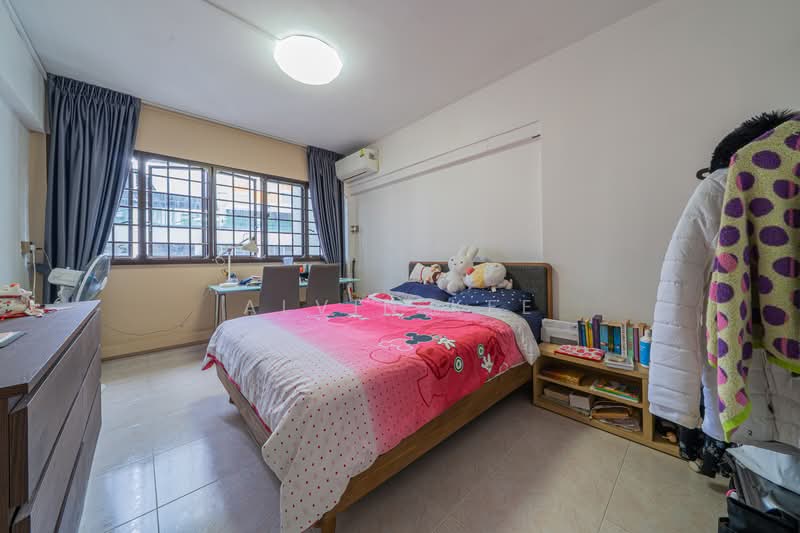 221 Bukit Batok East Avenue 3 HDB Flat For Sale at S$ 838,914 | PropertyGuru Singapore - Bedroom
