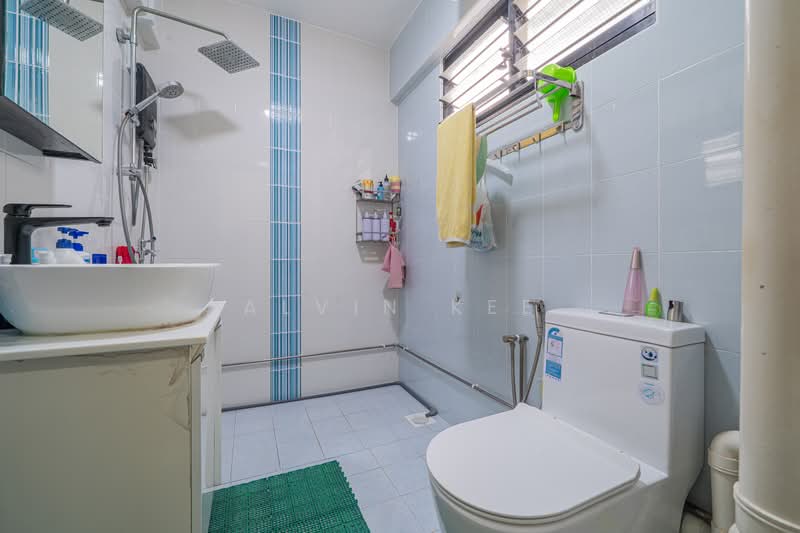 221 Bukit Batok East Avenue 3 HDB Flat For Sale at S$ 838,914 | PropertyGuru Singapore - Bathroom