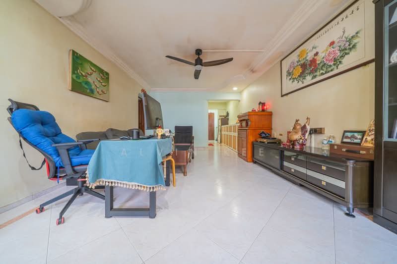 221 Bukit Batok East Avenue 3 HDB Flat For Sale at S$ 838,914 | PropertyGuru Singapore - Living Room