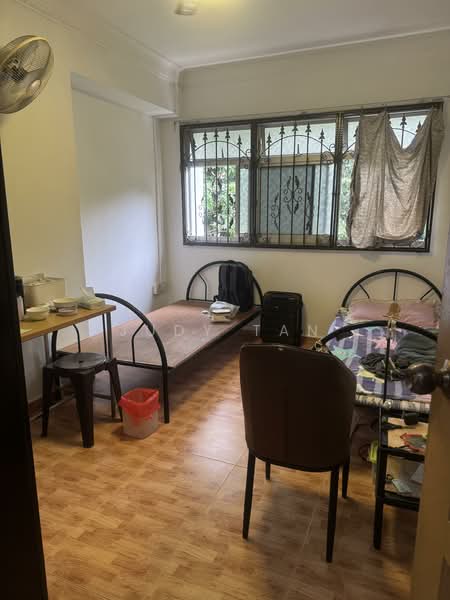 826 Woodlands Street 81 HDB Flat For Sale at S$ 698,000 | PropertyGuru Singapore - Bedroom