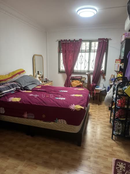 826 Woodlands Street 81 HDB Flat For Sale at S$ 698,000 | PropertyGuru Singapore - Bedroom