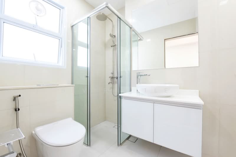 Regency Park, 9 Nathan Road, 4 Bedrooms, 3,650 sqft, Condominium For Rent, by Beverly Tee, 500061835 - Bathroom - PropertyGuru.com.sg