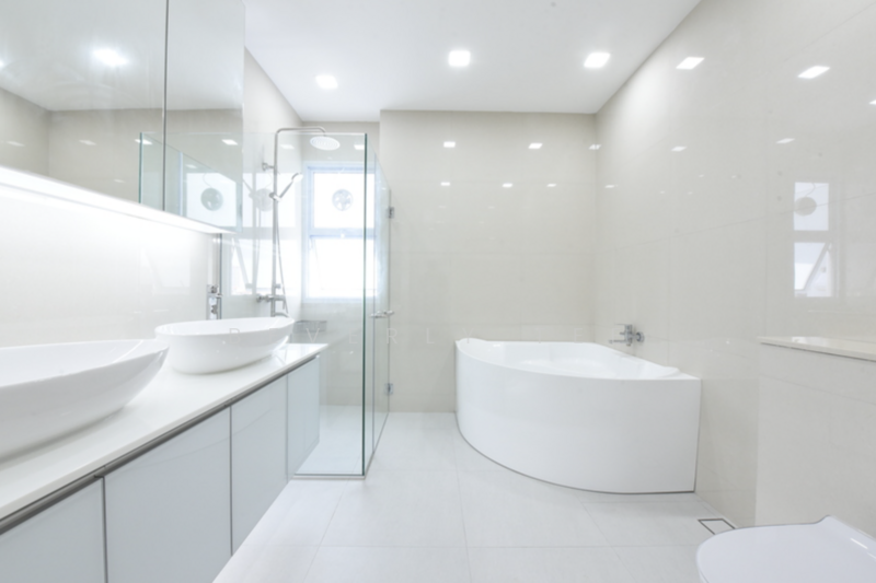 Regency Park, 9 Nathan Road, 4 Bedrooms, 3,650 sqft, Condominium For Rent, by Beverly Tee, 500061835 - Bathroom - PropertyGuru.com.sg