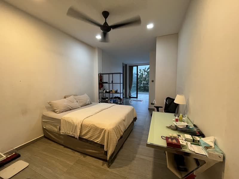 ✅ Undervalued Terrace @ Hillview, Renovated by ID Owner w Lift Provision! Terraced House For Sale at S$ 5,700,000 | PropertyGuru Singapore - Bedroom