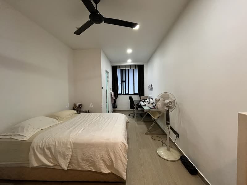 ✅ Undervalued Terrace @ Hillview, Renovated by ID Owner w Lift Provision! Terraced House For Sale at S$ 5,700,000 | PropertyGuru Singapore - Bedroom
