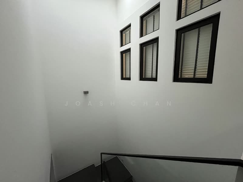 ✅ Undervalued Terrace @ Hillview, Renovated by ID Owner w Lift Provision! Terraced House For Sale at S$ 5,700,000 | PropertyGuru Singapore - Interior