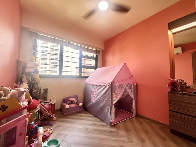 468A Bukit Batok West Avenue 9 HDB Flat For Sale at S$ 650,000 | PropertyGuru Singapore - Bedroom