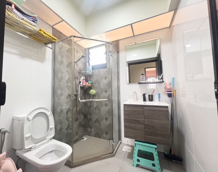 468A Bukit Batok West Avenue 9 HDB Flat For Sale at S$ 650,000 | PropertyGuru Singapore - Bathroom