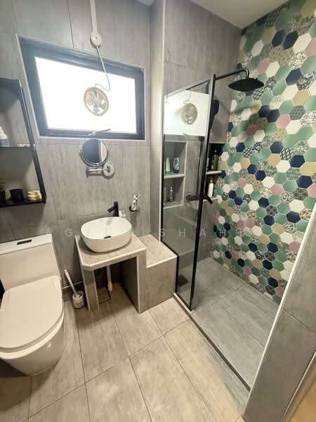 829 Jurong West Street 81 HDB Flat For Sale at S$ 820,000 | PropertyGuru Singapore - Bathroom