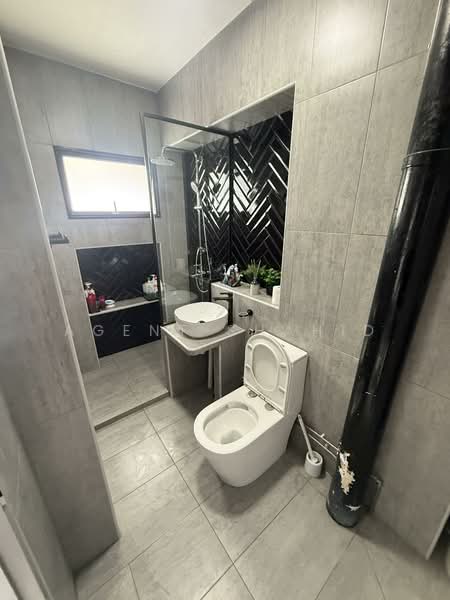 829 Jurong West Street 81 HDB Flat For Sale at S$ 820,000 | PropertyGuru Singapore - Bathroom