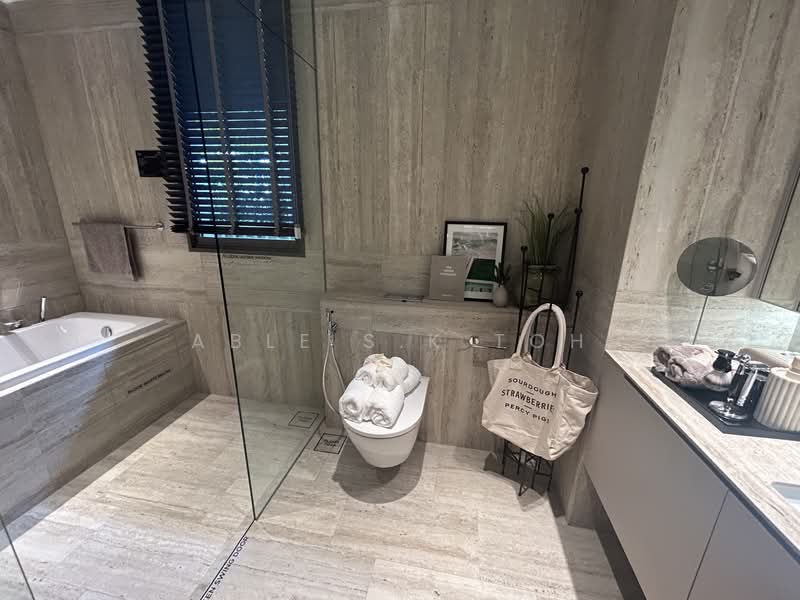 ⭐⭐ River Modern , NEW Condo, LINK to Great World MR Condominium For Sale at S$ 4,500,000 | PropertyGuru Singapore - Bathroom