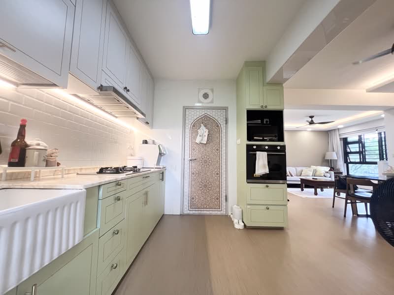 467A Bukit Batok West Avenue 9 HDB Flat For Sale at S$ 640,000 | PropertyGuru Singapore - Kitchen