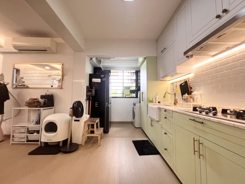 467A Bukit Batok West Avenue 9 HDB Flat For Sale at S$ 640,000 | PropertyGuru Singapore - Kitchen