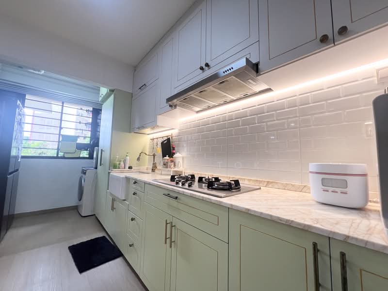 467A Bukit Batok West Avenue 9 HDB Flat For Sale at S$ 640,000 | PropertyGuru Singapore - Kitchen
