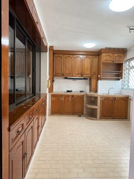 138 Bishan Street 12 HDB Flat For Sale at S$ 850,000 | PropertyGuru Singapore - Kitchen