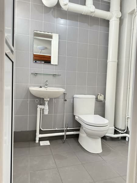 138 Bishan Street 12 HDB Flat For Sale at S$ 850,000 | PropertyGuru Singapore - Bathroom