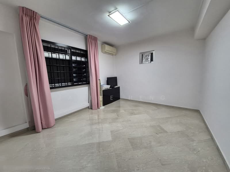 494C Tampines Street 43 HDB Flat For Sale at S$ 770,000 | PropertyGuru Singapore - Interior