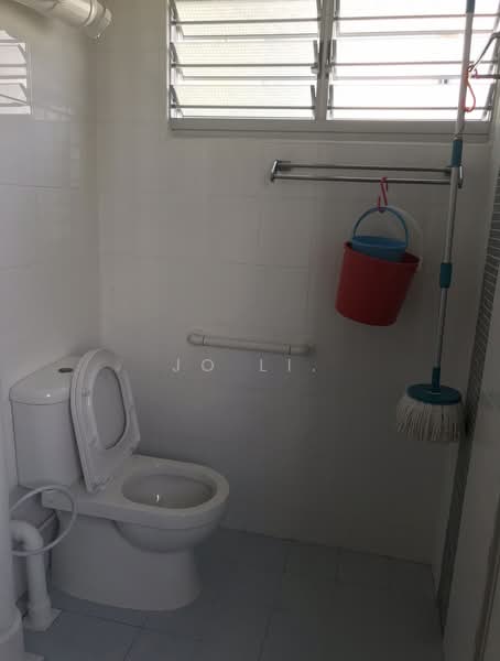 706 Bedok North Road, 706 Bedok North Road, 3 Bedrooms, 980 sqft, HDB Flat For Rent, by Jo Li., 500061863 - Bathroom - PropertyGuru.com.sg